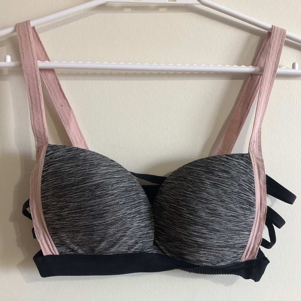 3/$30 ✨ La Senza Sports Bra